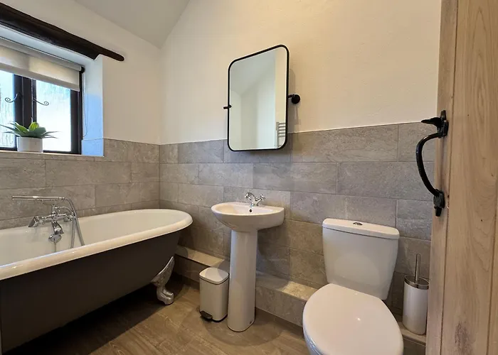 Number Two, Yard 12 * كندال