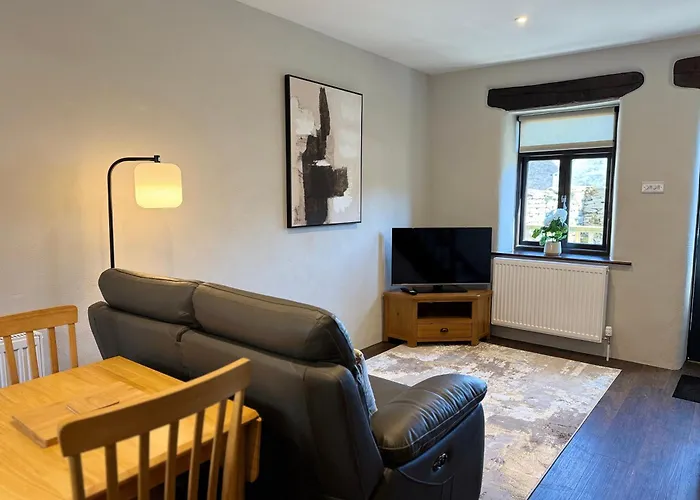 بيت للعطل Number Two, Yard 12 *